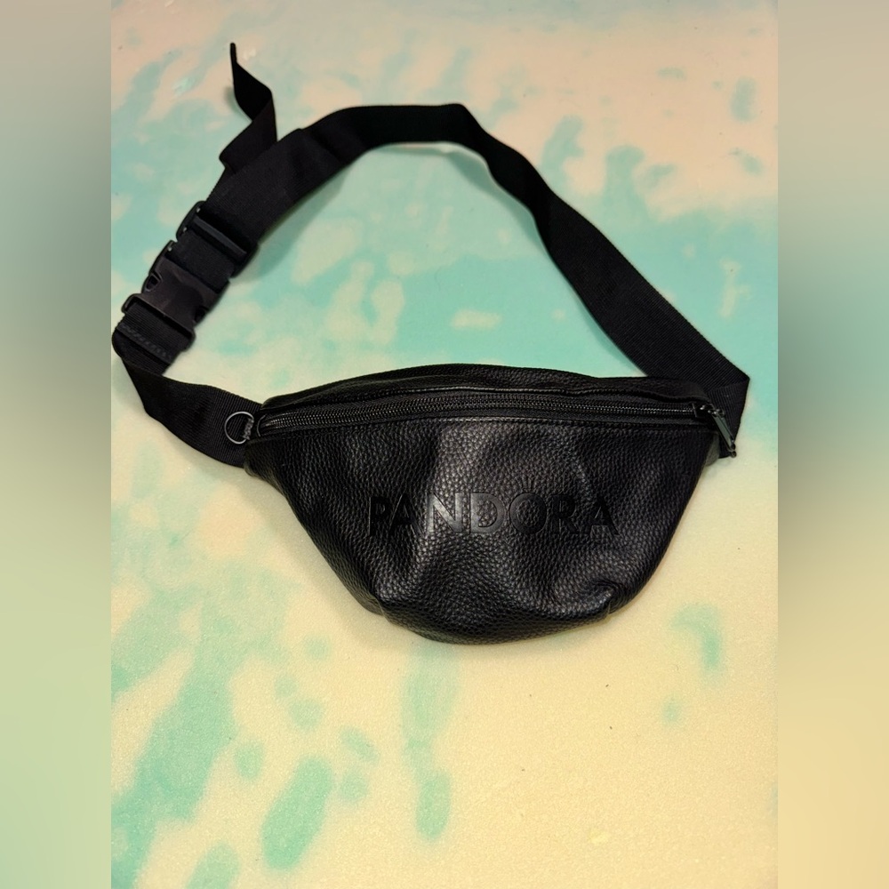 PANDORA Belt Bag